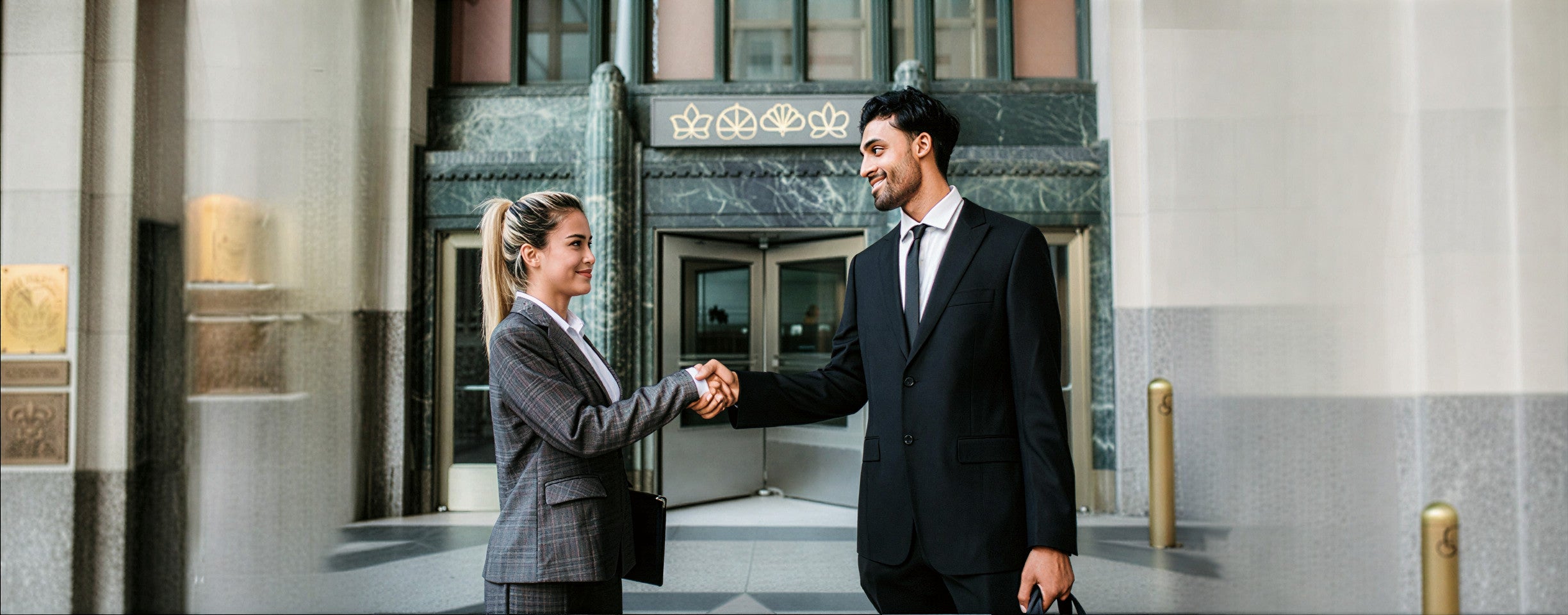 Perfumes arabes para atuendos profesionales