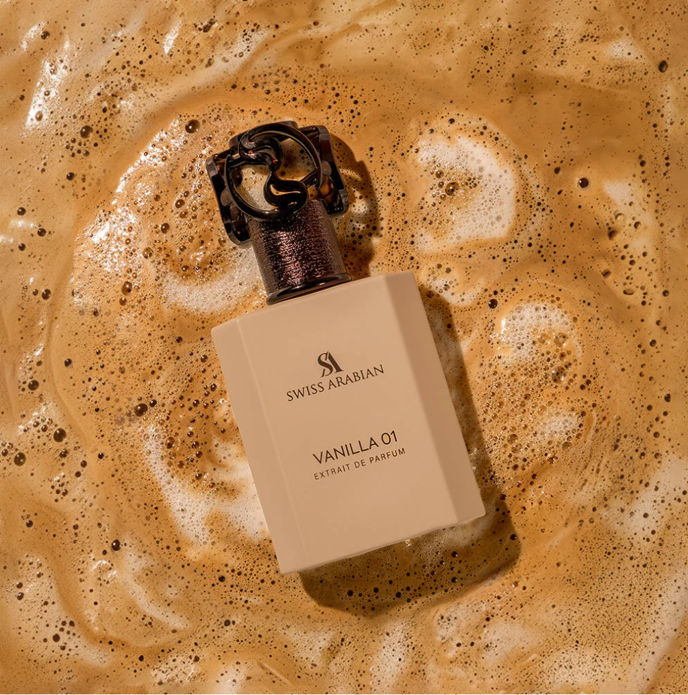 Perfume Vanilla 01 de Swiss Arabian, fragancia de lujo con vainilla de Madagascar, almizcle y sándalo. Dulce, elegante y envolvente, disponible en Orient Fragance
