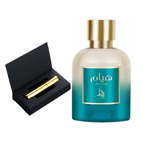 Primer plano de la fragancia Hiyam de Al Absar, destacando su mezcla exótica de ylang-ylang y grosella negra.