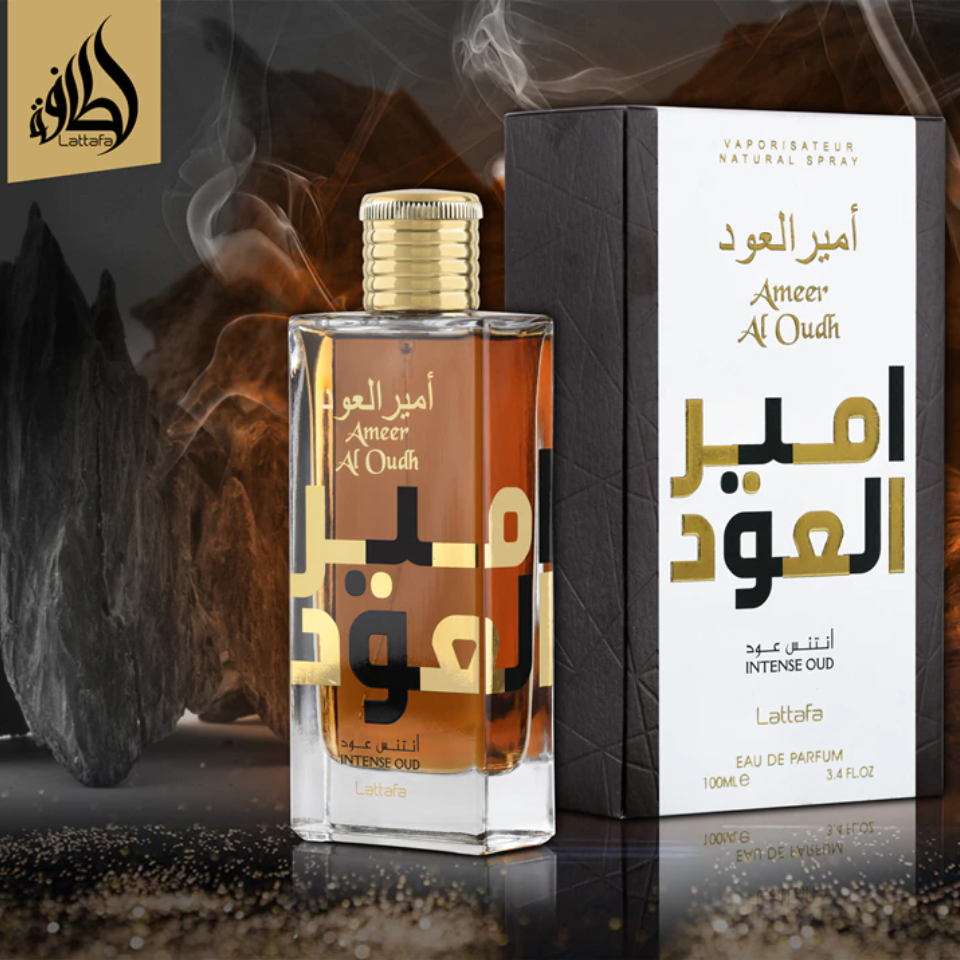 Perfume arabe masculino Ameer Al Oudh Intense Oud ideal para invierno con estela potente y fijacion extrema en la piel.