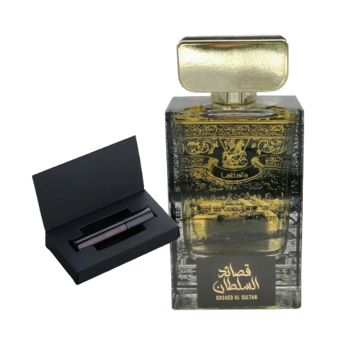 Muestra del perfume Qasaed Al Sultan, fragancia árabe majestuosa con notas amaderadas y especiadas. Inspirada en el lujo y la realeza oriental